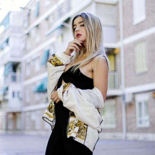 Luna - Lola Indigo